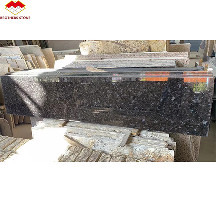 Willa Grafic Design wykorzystując naturalny Shangri-La Black Granite Stone z afrykańskiego kamieniołomu