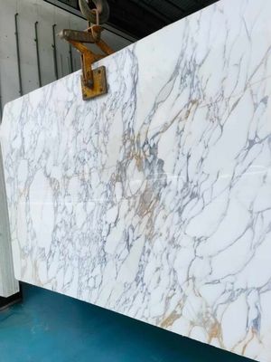 Ściany i podłogi Nowoczesny design Biały śnieg Marmur Stolik z brązowymi żyłami