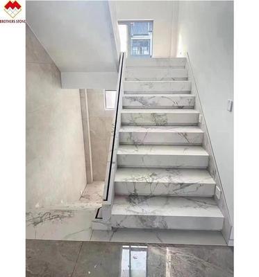 Specjalistyczne Polerowane lub Matte Calacatta Biały Marmur Wygląd Porcelanowe płytki schodowe Mohs 6-7 Twardość