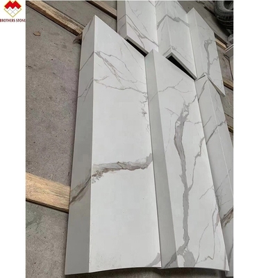 Biały Czarny Szary Złoty Niestandardowy Polerowany Calacatta Marmur Wygląd Płytki Porcelanowe Schody