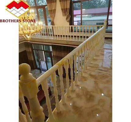 Podłogi z marmuru onyksu i białego marmuru balustrady balustrady