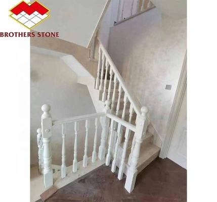 Podłogi z marmuru onyksu i białego marmuru balustrady balustrady