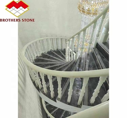 Podłogi z marmuru onyksu i białego marmuru balustrady balustrady