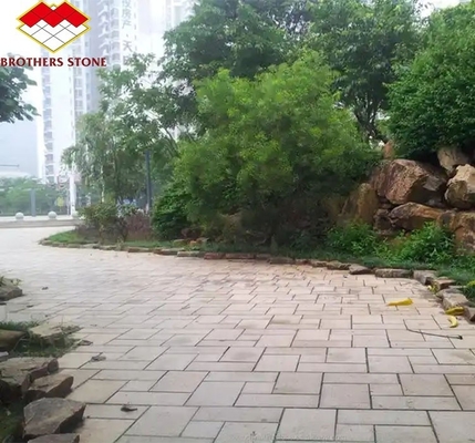 Naturalne kamienie dla chodnika Chiński granit wycięty na rozmiar do nowoczesnych parków na świeżym powietrzu w Yunfu