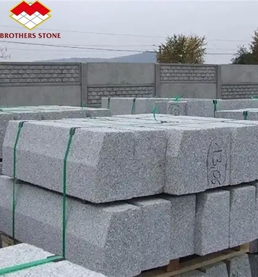 Polerowane duże 60*60 bloków granitowych do naturalnego kamienia surowego ciętego do rozmiaru w nowoczesnym projekcie